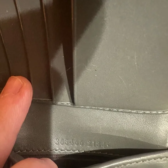 Gucci Embossed Gray Leather Card Holder - Picture 5 of 9